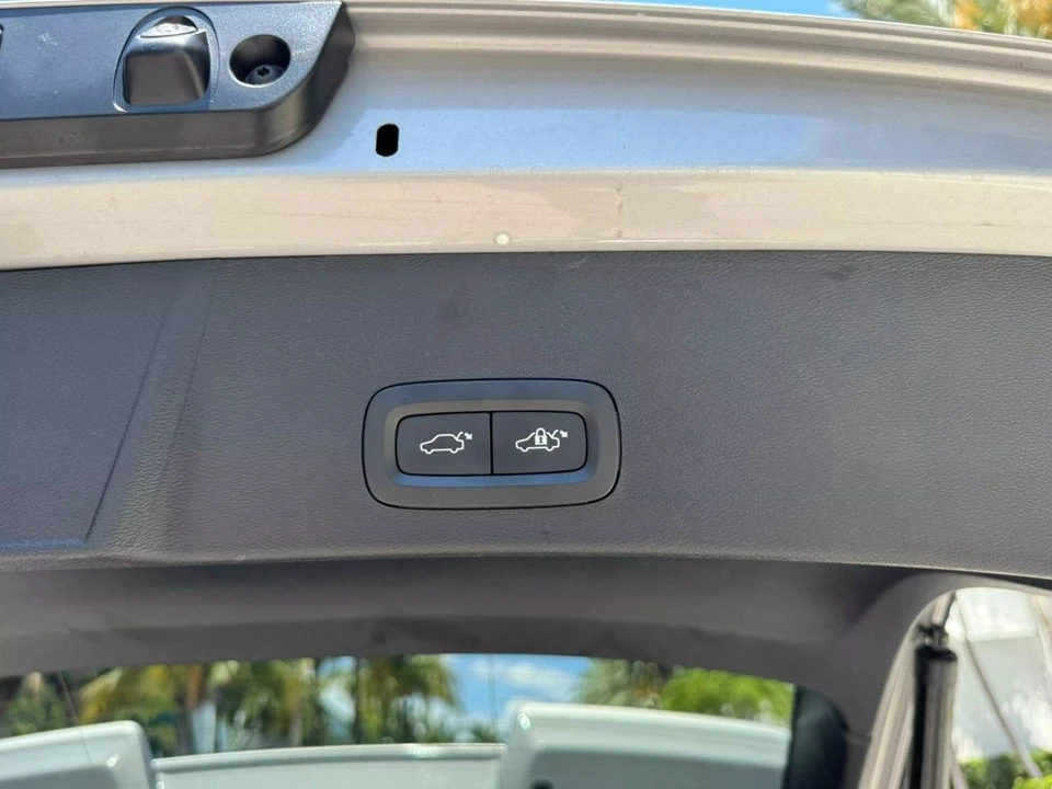 2025 Volvo XC40 - Image 12 of 12