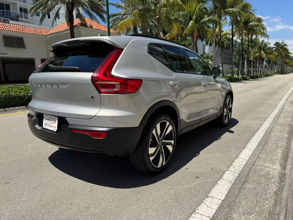 2025 Volvo XC40 - Image 8 of 12