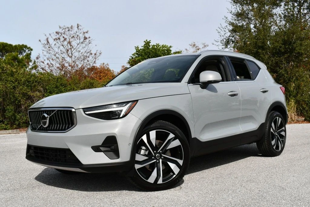 2025 Volvo XC40 - Image 20 of 21