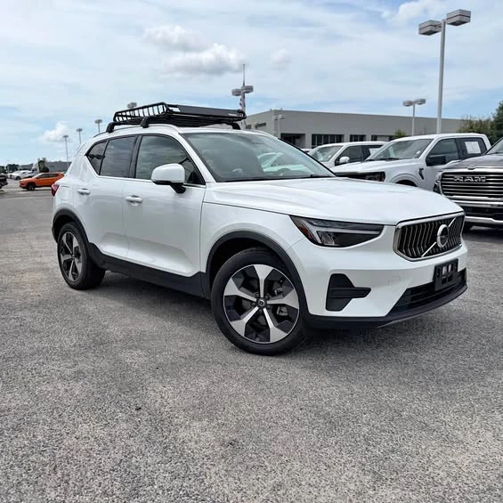 2025 Volvo XC40 - Image 1 of 1