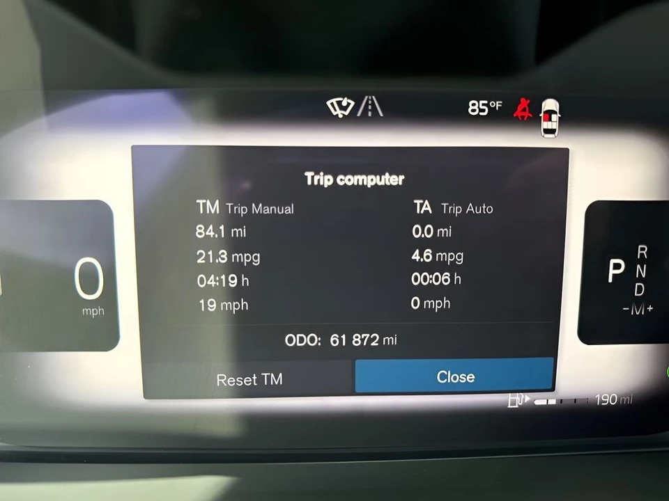 2025 Volvo XC40 - Image 25 of 31