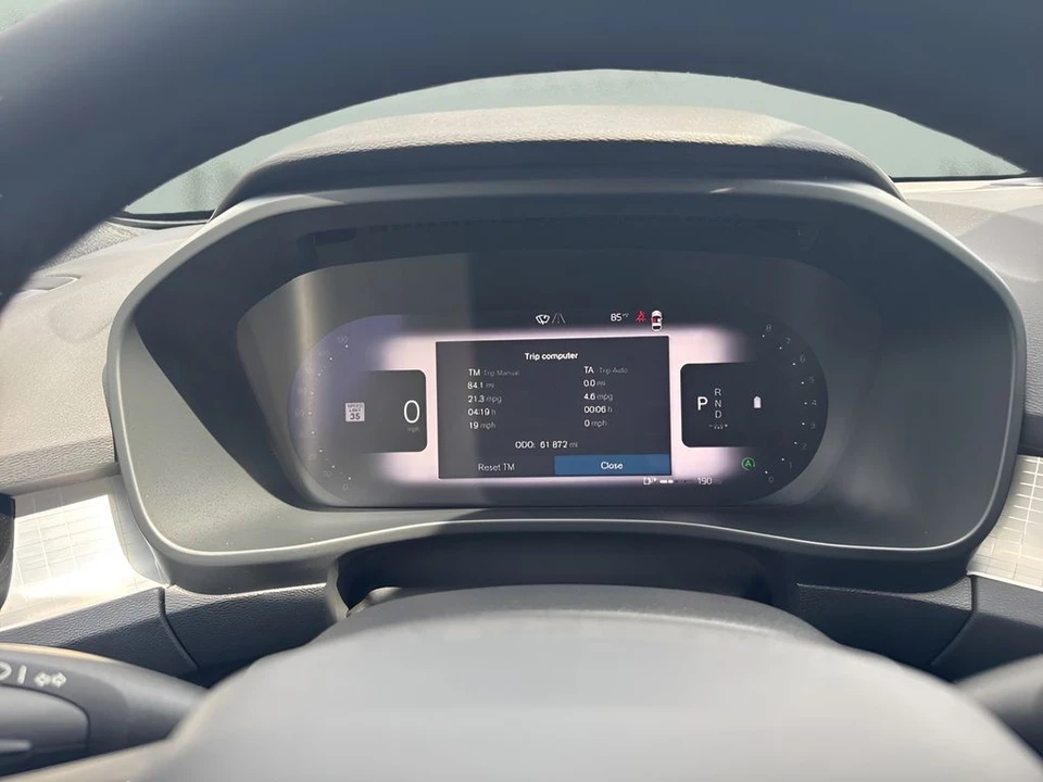 2025 Volvo XC40 - Image 24 of 31