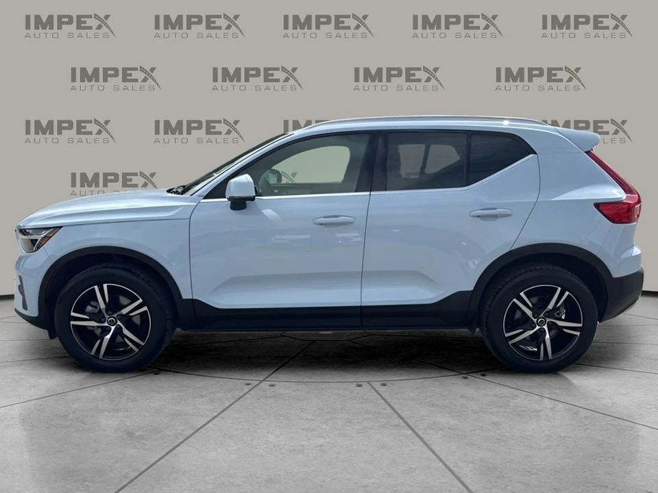 2025 Volvo XC40 - Image 2 of 31