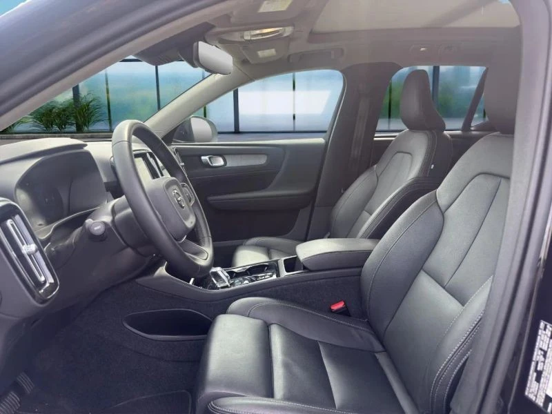 2025 Volvo XC40 - Image 9 of 12