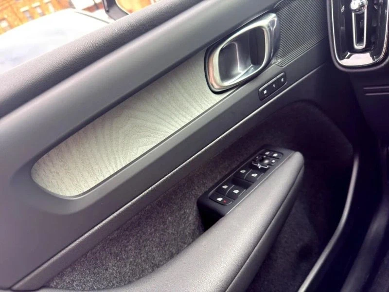 2025 Volvo XC40 - Image 12 of 12
