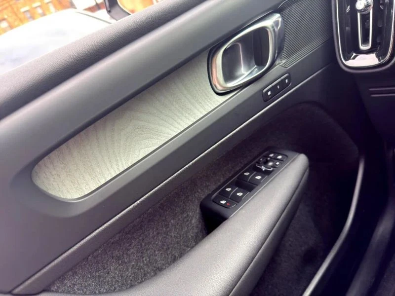 2025 Volvo XC40 - Image 12 of 12