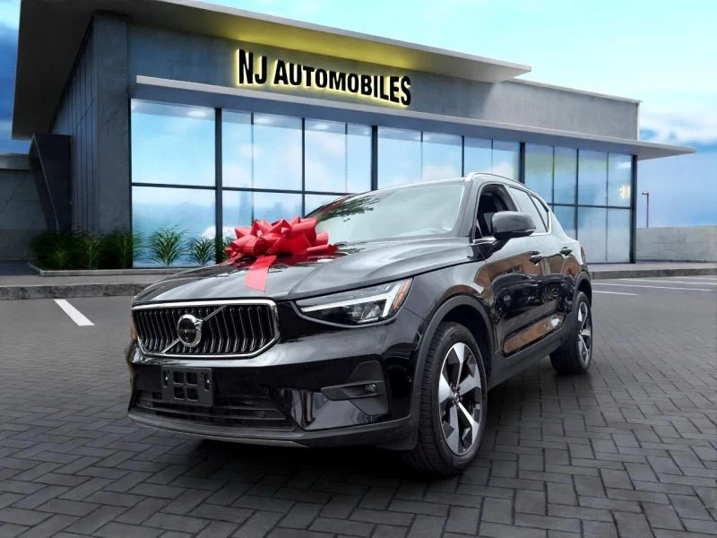 2025 Volvo XC40 - Image 3 of 12
