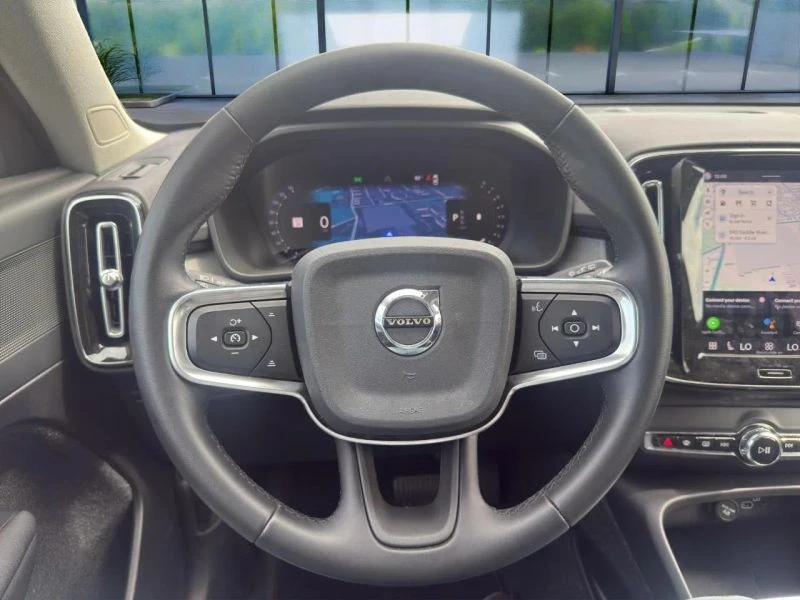 2025 Volvo XC40 - Image 10 of 12