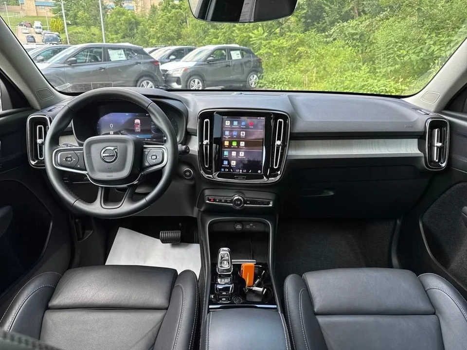 2025 Volvo XC40 - Image 12 of 12