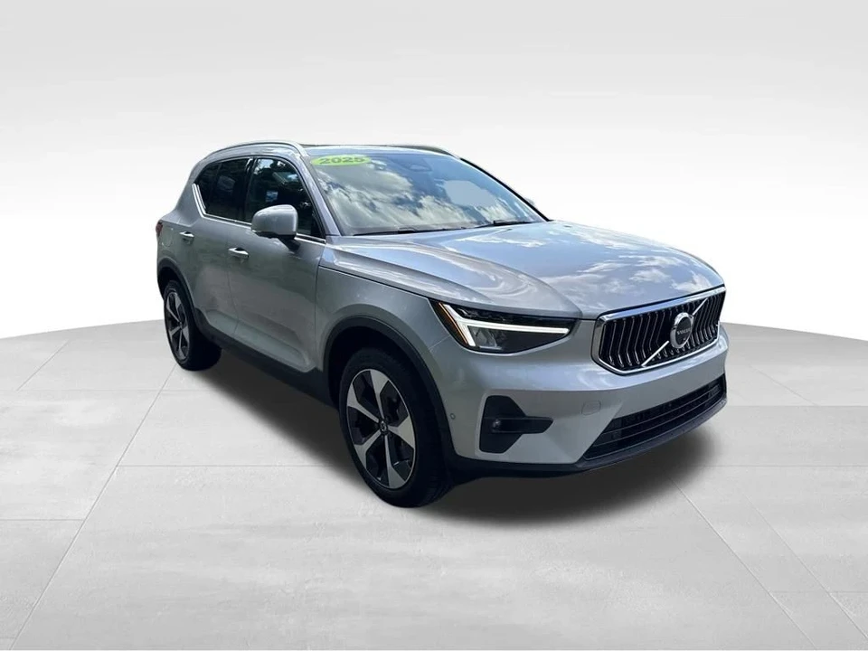 2025 Volvo XC40 - Image 7 of 12