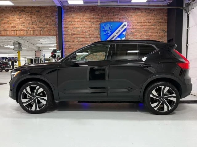 2025 Volvo XC40 - Image 2 of 21