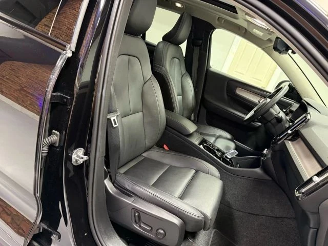 2025 Volvo XC40 - Image 19 of 21