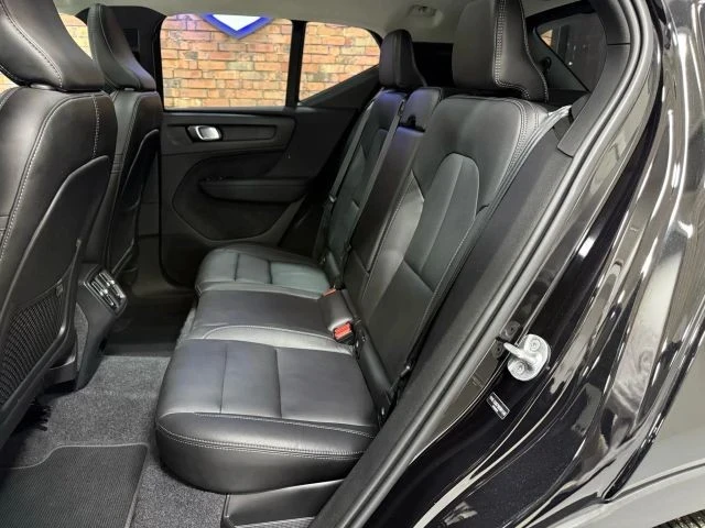 2025 Volvo XC40 - Image 13 of 21