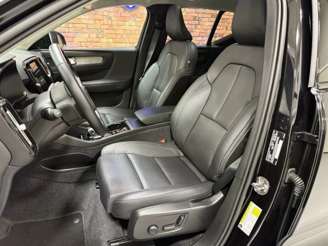 2025 Volvo XC40 - Image 9 of 21