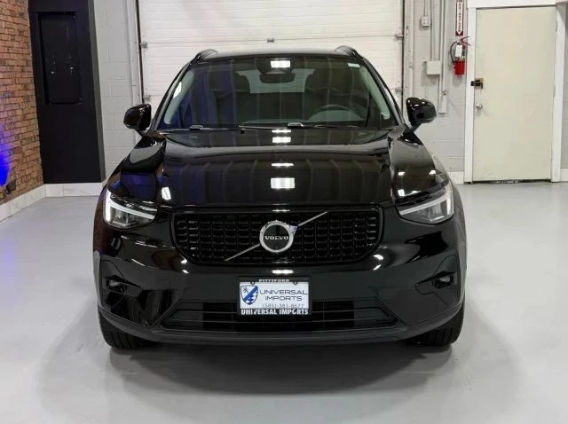 2025 Volvo XC40 - Image 7 of 21