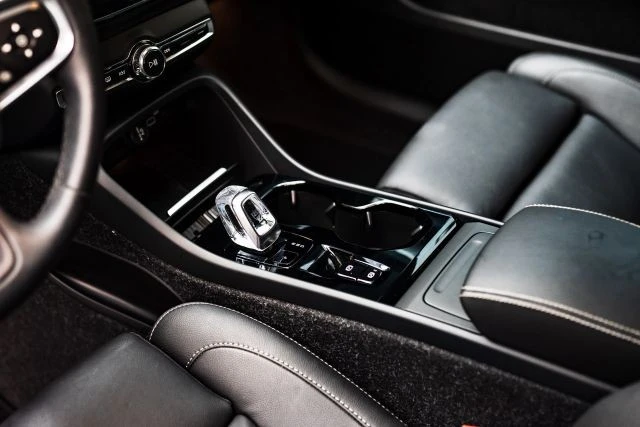 2025 Volvo XC40 - Image 20 of 21