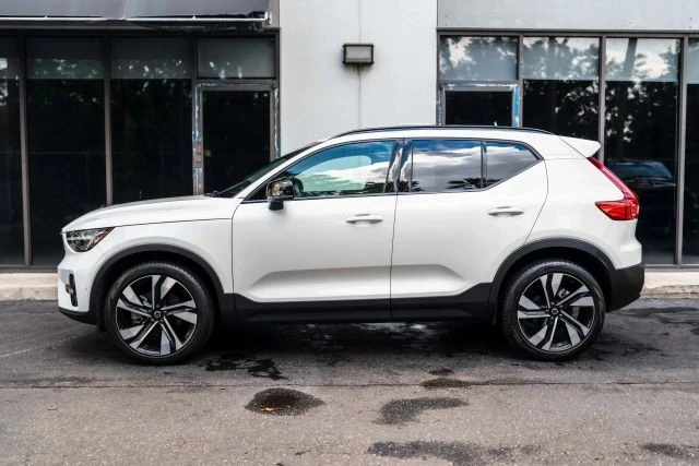 2025 Volvo XC40 - Image 7 of 21