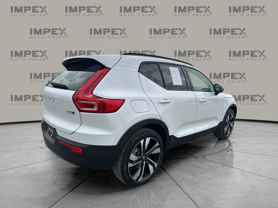 2025 Volvo XC40 - Image 5 of 21