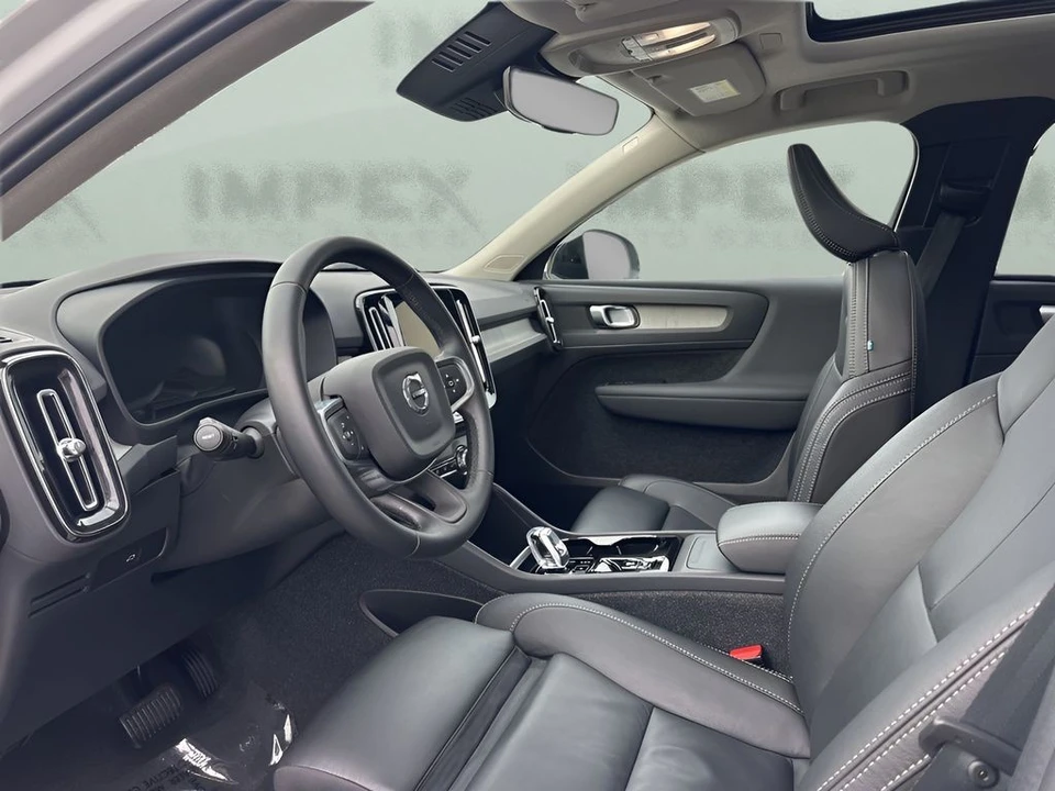 2025 Volvo XC40 - Image 9 of 12