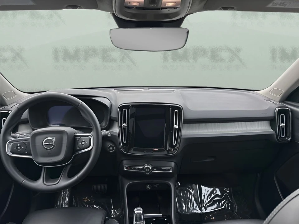 2025 Volvo XC40 - Image 14 of 21