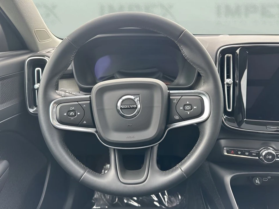 2025 Volvo XC40 - Image 15 of 21