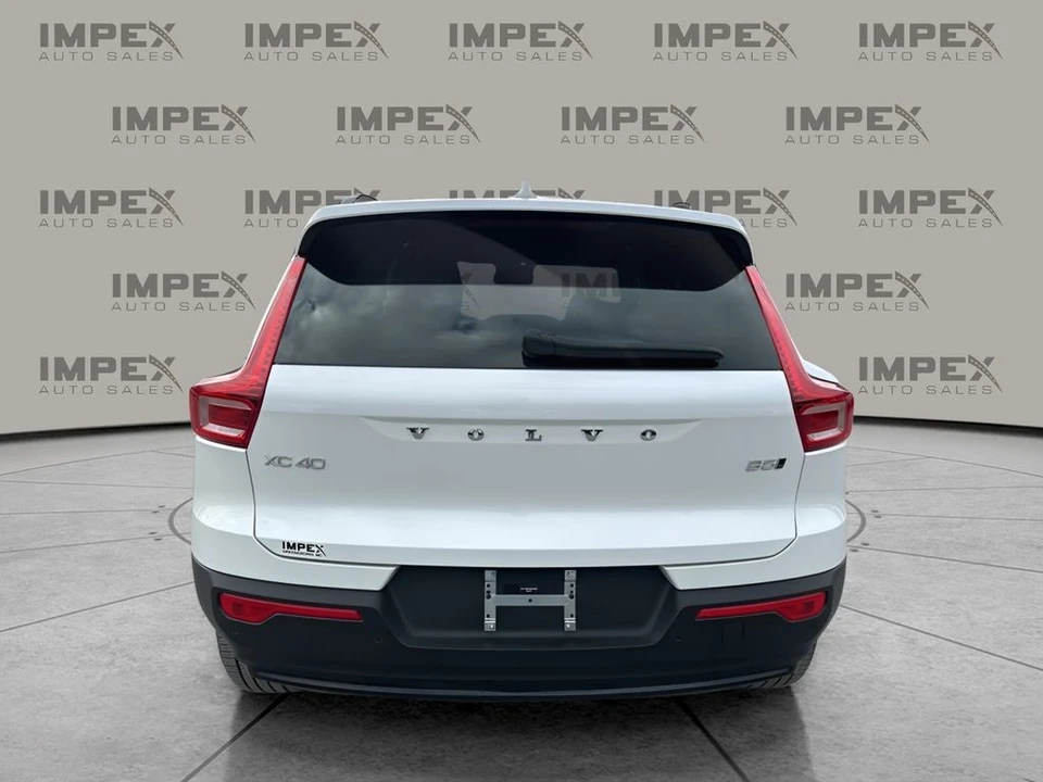 2025 Volvo XC40 - Image 4 of 12