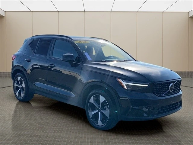 2025 Volvo XC40 - Image 7 of 12
