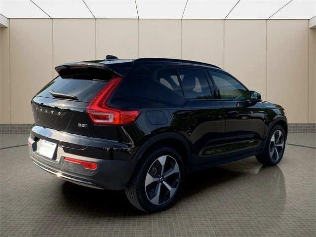 2025 Volvo XC40 - Image 5 of 12