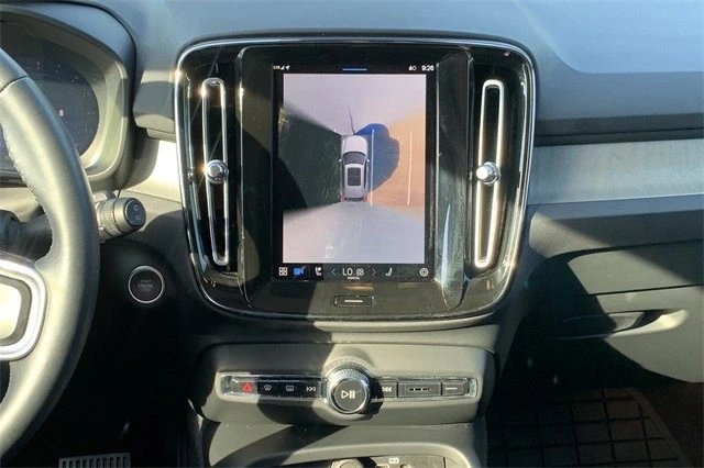 2025 Volvo XC40 - Image 11 of 12