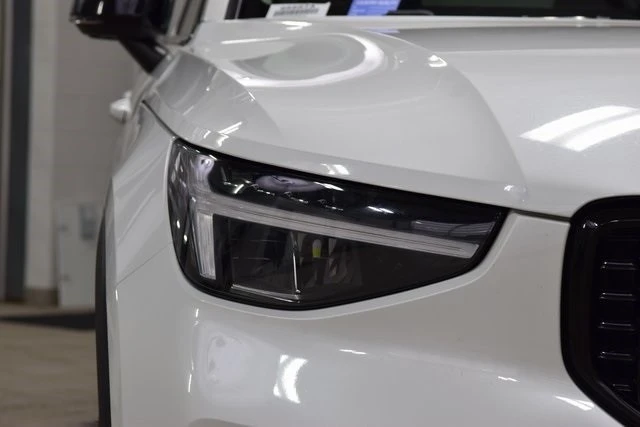 2025 Volvo XC40 - Image 12 of 12