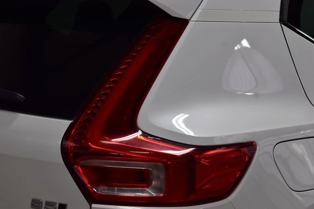 2025 Volvo XC40 - Image 18 of 21