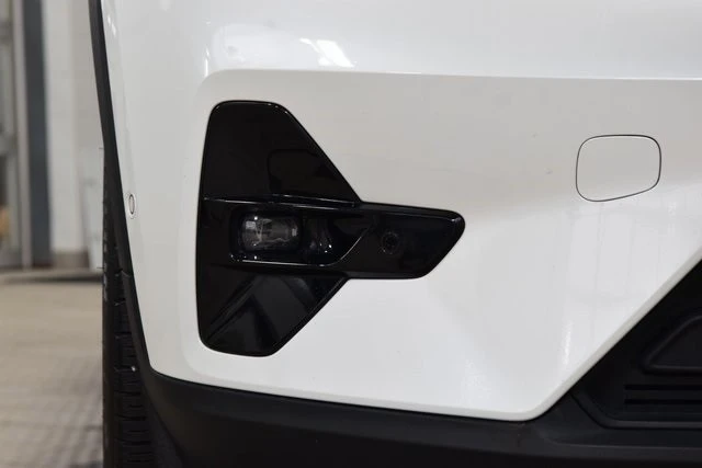 2025 Volvo XC40 - Image 14 of 21