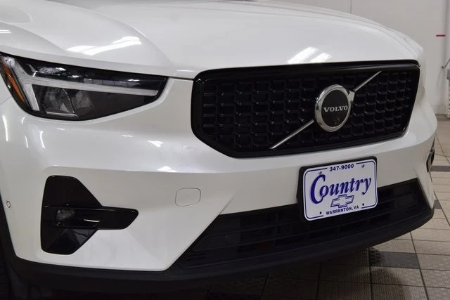 2025 Volvo XC40 - Image 13 of 21