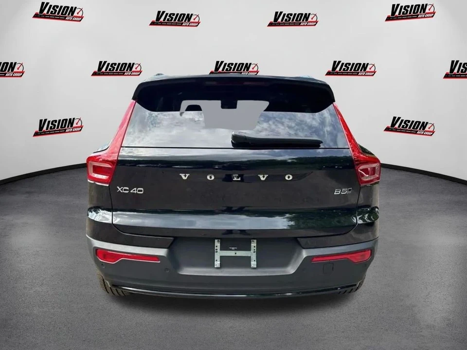2025 Volvo XC40 - Image 4 of 12