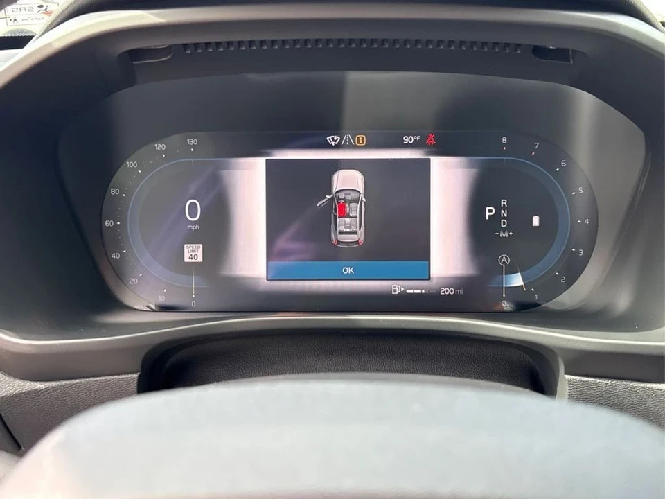 2025 Volvo XC40 - Image 12 of 12