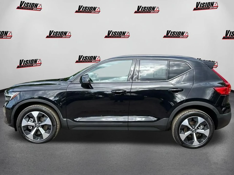 2025 Volvo XC40 - Image 2 of 12