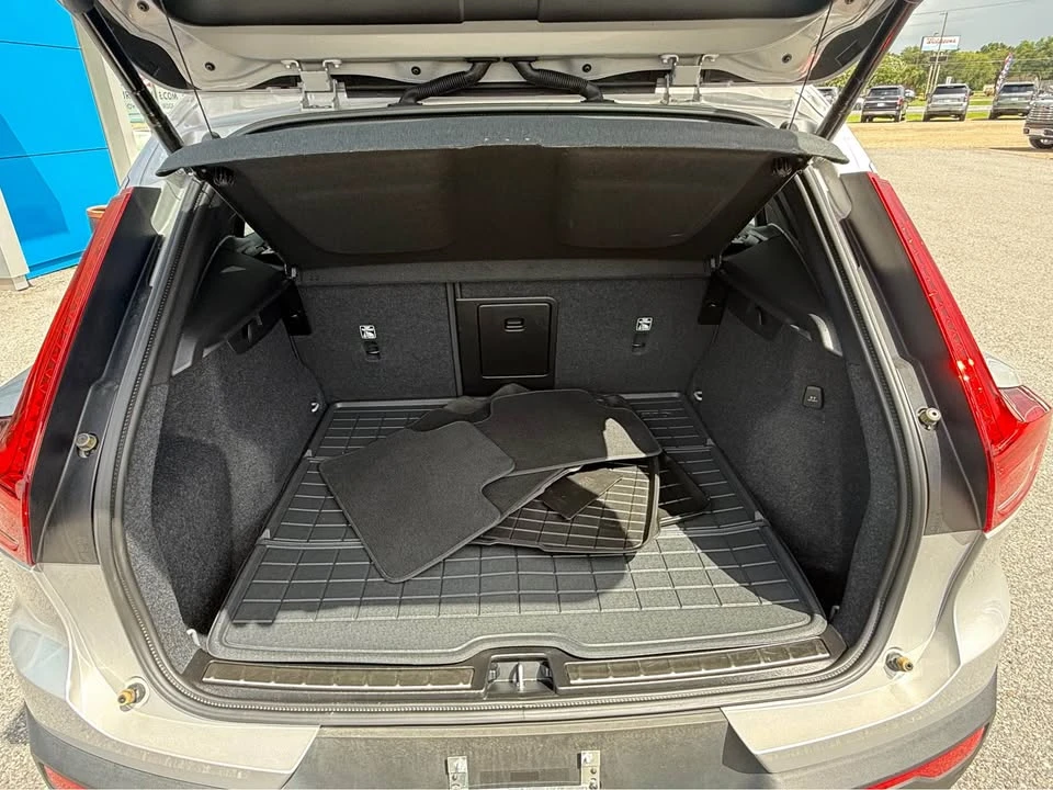 2025 Volvo XC40 - Image 6 of 10