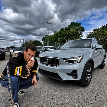 2025 Volvo XC40 Core Bright Theme