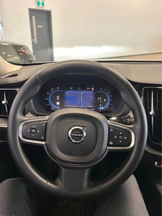 2025 Volvo XC60 2nd Gen - Image 15 of 17