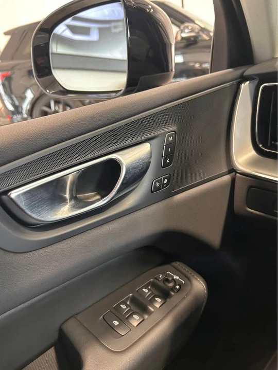 2025 Volvo XC60 2nd Gen - Image 11 of 17