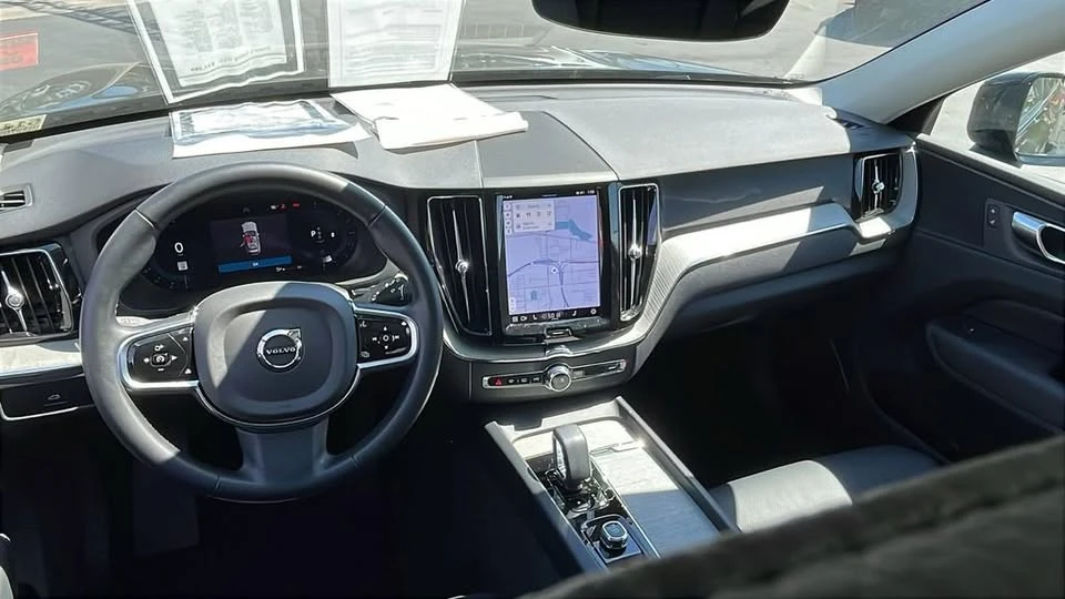 2025 Volvo XC60 2nd Gen - Image 14 of 20