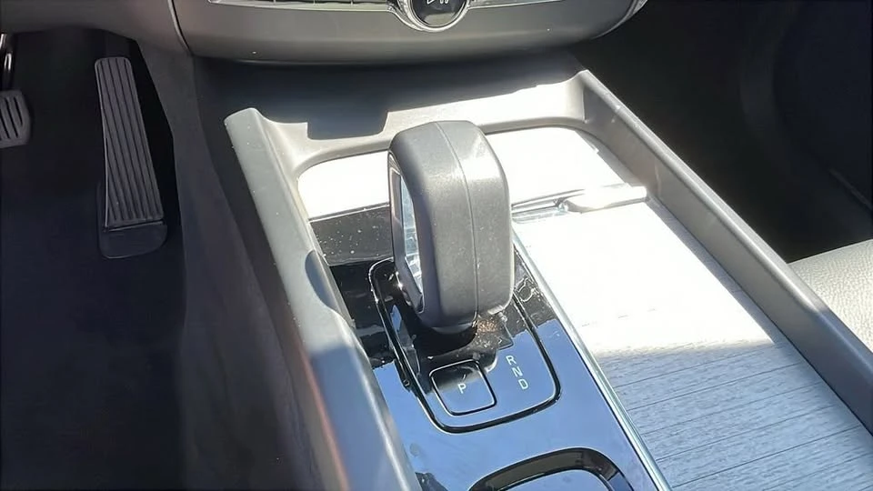 2025 Volvo XC60 2nd Gen - Image 18 of 20
