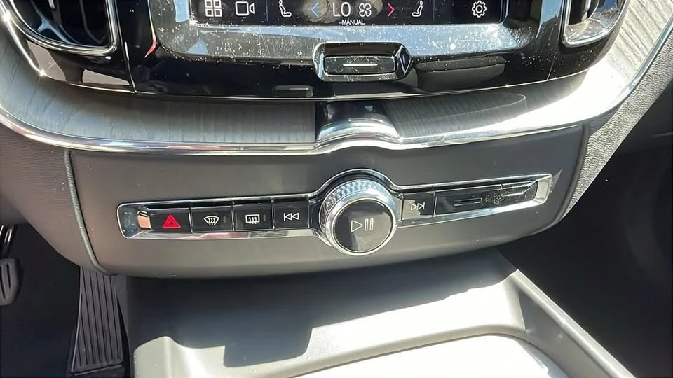 2025 Volvo XC60 2nd Gen - Image 19 of 20