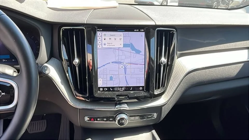 2025 Volvo XC60 2nd Gen - Image 15 of 20