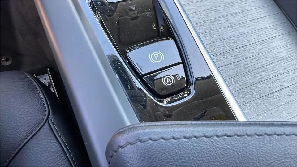 2025 Volvo XC60 2nd Gen - Image 16 of 20