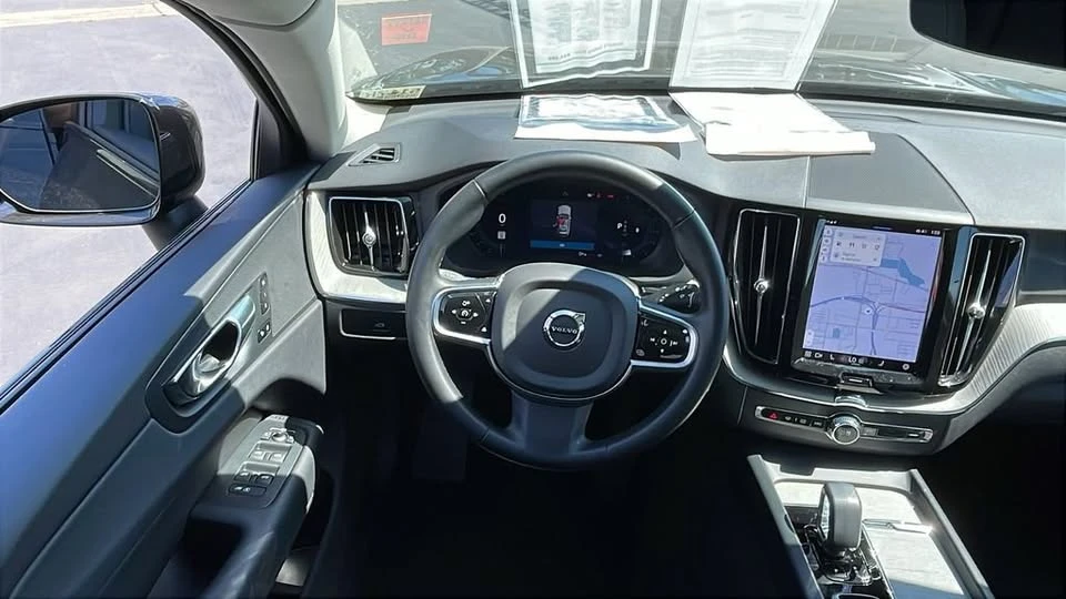 2025 Volvo XC60 2nd Gen - Image 13 of 20