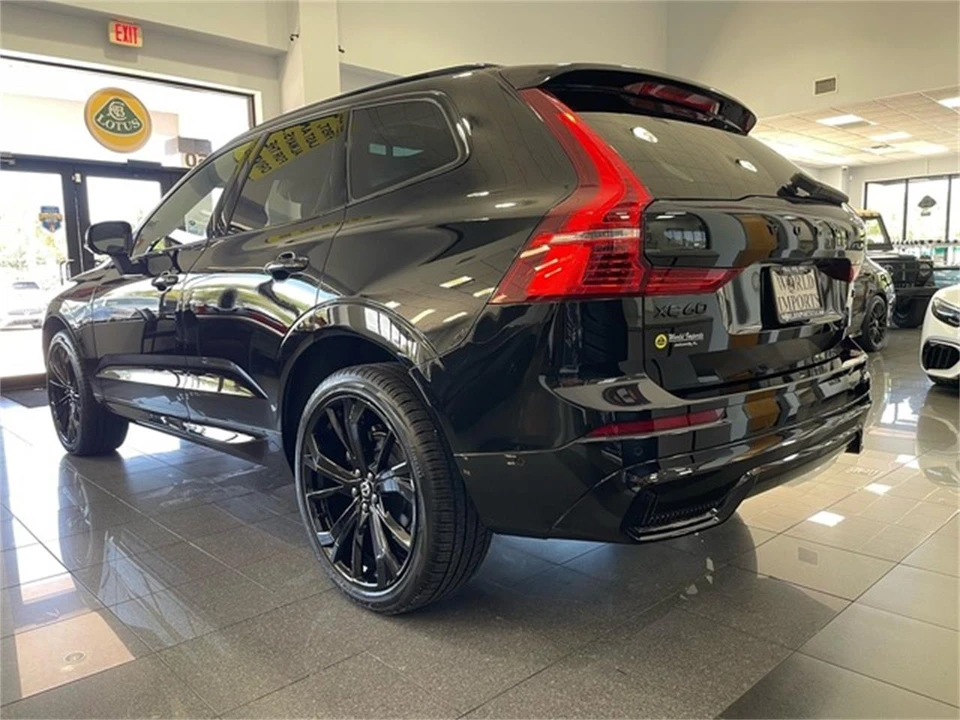 2025 Volvo XC60 2nd Gen - Image 3 of 31