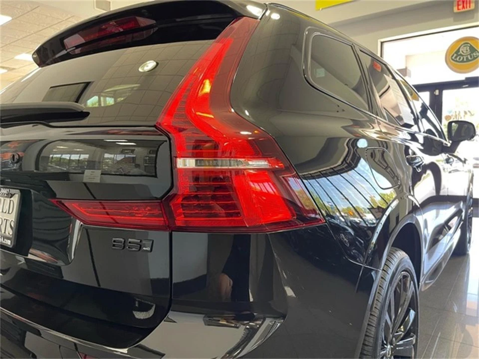 2025 Volvo XC60 2nd Gen - Image 17 of 31