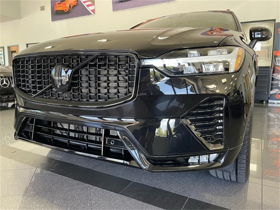 2025 Volvo XC60 2nd Gen - Image 11 of 31