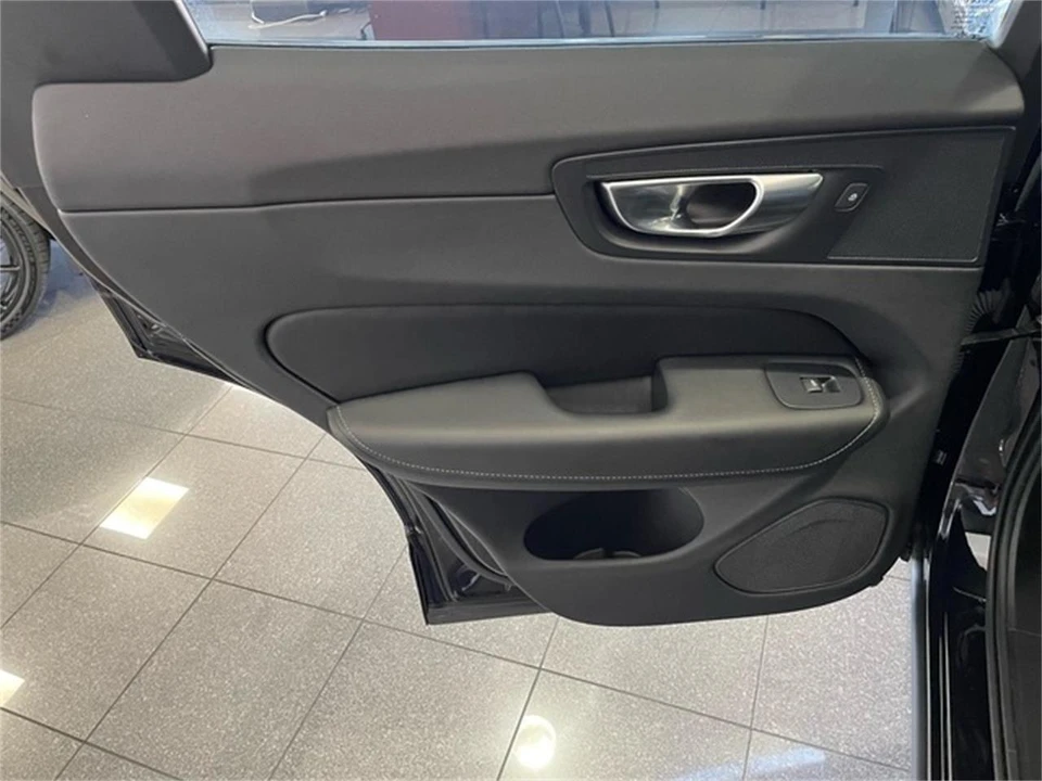 2025 Volvo XC60 2nd Gen - Image 31 of 31